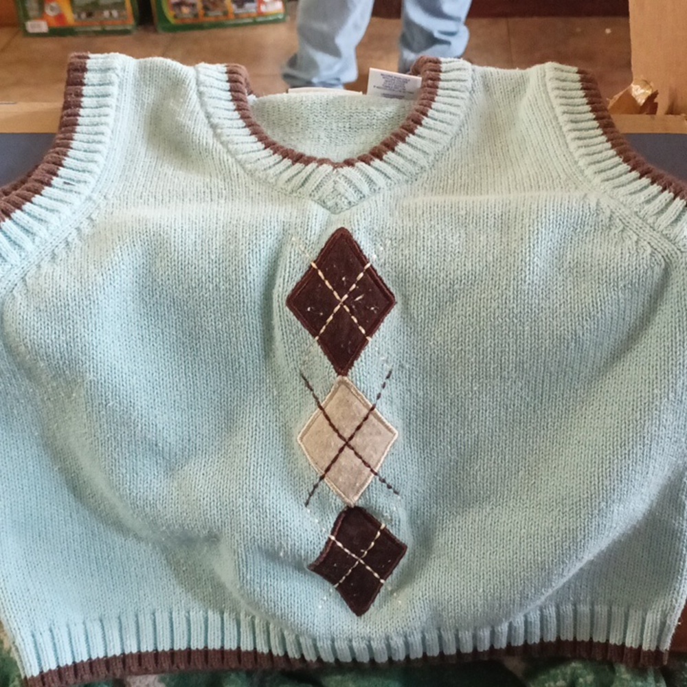 BT Kids Boys Sweater Vest Cable Knit blue, brown and white V-Neck size 3T
